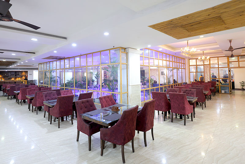 Dining at Royal Park Resorts